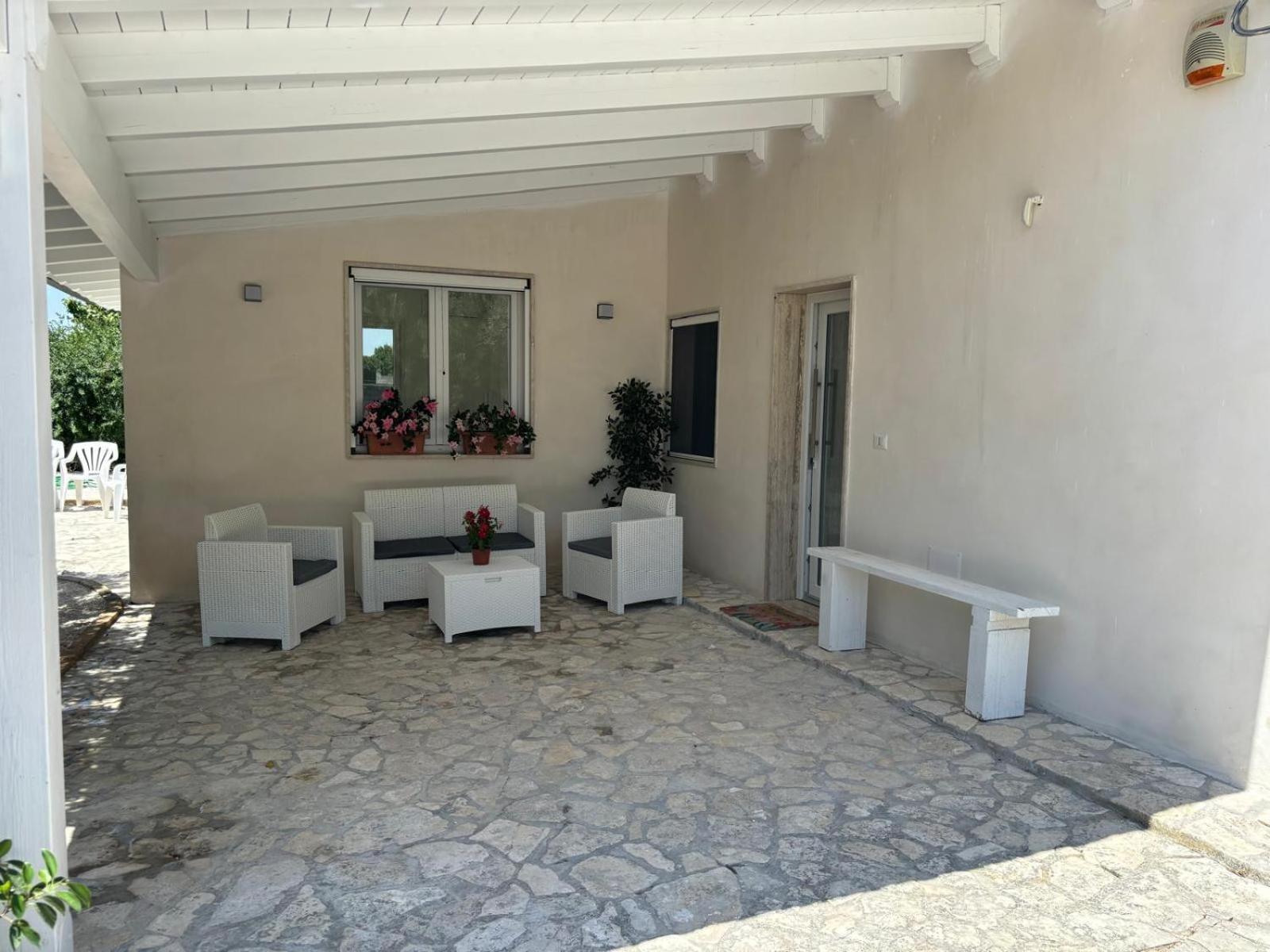 Tenuta Pizzi San Pietro Vernotico Exterior photo