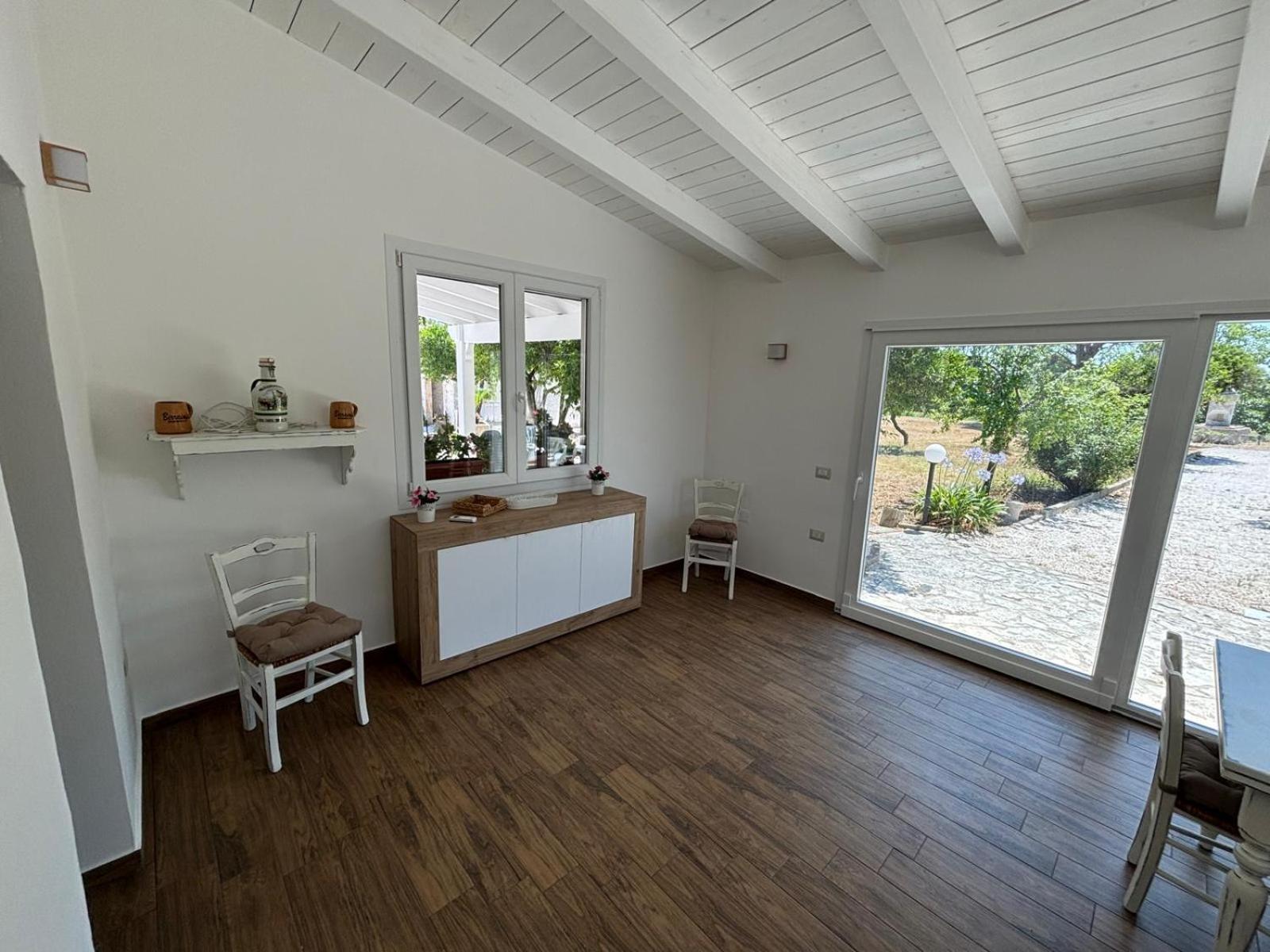 Tenuta Pizzi San Pietro Vernotico Exterior photo